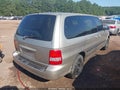 2004 Kia Sedona — photo 4 of 11 | VIN KNDUP131746578350