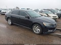 2018 Volkswagen Passat — photo 1 of 15 | VIN 1VWBA7A3XJC026464