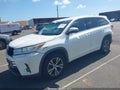2017 Toyota Highlander — photo 2 of 17 | VIN 5TDZZRFH4HS229028
