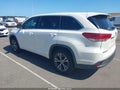 2017 Toyota Highlander — photo 3 of 17 | VIN 5TDZZRFH4HS229028