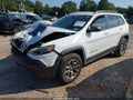 2020 Jeep Cherokee — photo 2 of 16 | VIN 1C4PJMBX0LD574155
