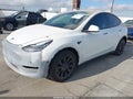 2020 Tesla Model Y — photo 2 of 19 | VIN 5YJYGDEEXLF008378