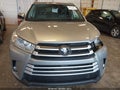 2018 Toyota Highlander — photo 12 of 16 | VIN 5TDJZRFH2JS871881