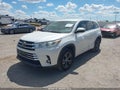2018 Toyota Highlander — photo 2 of 21 | VIN 5TDZZRFH4JS239421