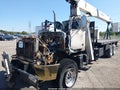 2001 Peterbilt 330 — photo 2 of 10 | VIN 2NPNLD0XX1M568092