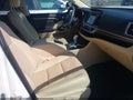 2015 Toyota Highlander — photo 5 of 16 | VIN 5TDYKRFH2FS110150