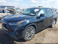 2022 Toyota Highlander — photo 2 of 16 | VIN 5TDFZRBH1NS237365
