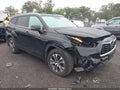 2022 Toyota Highlander — photo 1 of 16 | VIN 5TDHZRBH7NS586779