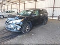 2017 Toyota Highlander — photo 2 of 16 | VIN 5TDBZRFH7HS450429