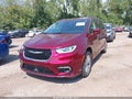 2022 Chrysler Pacifica — photo 2 of 16 | VIN 2C4RC3BGXNR164637