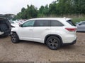2016 Toyota Highlander — photo 15 of 19 | VIN 5TDJKRFH1GS269616
