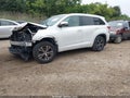2016 Toyota Highlander — photo 2 of 19 | VIN 5TDJKRFH1GS269616