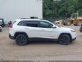 2016 Jeep Cherokee — photo 13 of 16 | VIN 1C4PJMCB9GW225931