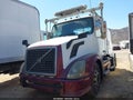 2013 Volvo VN — photo 2 of 15 | VIN 4V4NC9TG0DN145126