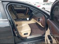 2016 Jaguar XJ-Series — photo 5 of 16 | VIN SAJWA2G77G8W01604