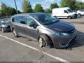 2018 Chrysler Pacifica — photo 1 of 17 | VIN 2C4RC1BGXJR353349