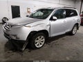 2013 Toyota Highlander — photo 2 of 17 | VIN 5TDBK3EHXDS243403