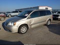 2015 Chrysler Town & Country — photo 2 of 11 | VIN 2C4RC1BG9FR644917
