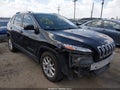 2018 Jeep Cherokee — photo 1 of 17 | VIN 1C4PJLLB4JD560933