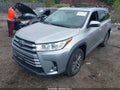 2017 Toyota Highlander Hybrid — photo 2 of 16 | VIN 5TDJGRFH1HS031302