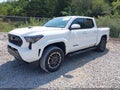 2024 Toyota Tacoma — photo 2 of 16 | VIN 3TMKB5FN2RM018934