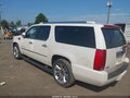 2011 Cadillac Escalade ESV — photo 3 of 16 | VIN 1GYS4JEFXBR386905