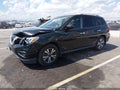 2017 Nissan Pathfinder — photo 2 of 18 | VIN 5N1DR2MM6HC903176