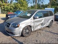 2017 Dodge Grand Caravan — photo 2 of 16 | VIN 2C4RDGEG4HR640207