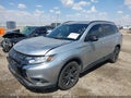 2018 Mitsubishi Outlander — photo 2 of 18 | VIN JA4AD3A37JZ060156