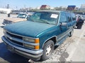 1997 Chevrolet Suburban 1500 — photo 2 of 11 | VIN 3GNEC16R6VG195119