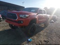 2018 Toyota Tacoma — photo 2 of 16 | VIN 3TMCZ5AN8JM145893