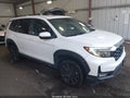 2022 Honda Passport — photo 1 of 16 | VIN 5FNYF8H58NB028959
