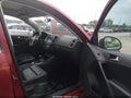 2010 Volkswagen Tiguan — photo 5 of 11 | VIN WVGAV7AX7AW003580