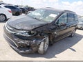 2017 Chrysler Pacifica — photo 2 of 16 | VIN 2C4RC1BG7HR592688