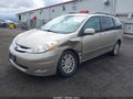 2010 Toyota Sienna — photo 2 of 16 | VIN 5TDDK4CCXAS030176