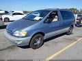 2000 Toyota Sienna — photo 2 of 12 | VIN 4T3ZF13C3YU239759