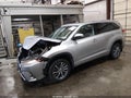 2018 Toyota Highlander — photo 2 of 17 | VIN 5TDJZRFH9JS541350