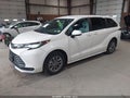 2022 Toyota Sienna — photo 2 of 16 | VIN 5TDKRKEC3NS131344