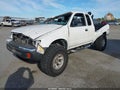 2000 Toyota Tacoma — photo 2 of 17 | VIN 5TEWN72N9YZ713567