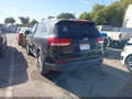 2017 Kia Sorento — photo 3 of 20 | VIN 5XYPG4A35HG200923