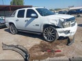 2011 Chevrolet Avalanche — photo 1 of 16 | VIN 3GNMCFE08BG132269