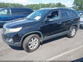 2011 Kia Sorento — photo 2 of 17 | VIN 5XYKTCA16BG141435
