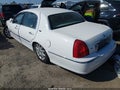 2009 Lincoln Town Car — photo 3 of 16 | VIN 2LNHM82V89X629465