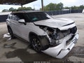 2022 Toyota Highlander — photo 1 of 15 | VIN 5TDGZRAH5NS121348