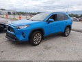 2019 Toyota RAV4 — photo 2 of 16 | VIN JTMA1RFV8KD017133