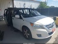 2011 Volkswagen Routan — photo 1 of 10 | VIN 2V4RW3DG2BR789572