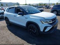 2024 Volkswagen Taos — photo 1 of 17 | VIN 3VVJX7B22RM106291