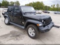 2018 Jeep Wrangler Unlimited — photo 1 of 17 | VIN 1C4HJXDG1JW274113