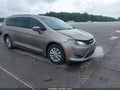 2018 Chrysler Pacifica — photo 1 of 16 | VIN 2C4RC1EG4JR113547