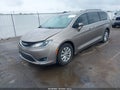 2018 Chrysler Pacifica — photo 2 of 16 | VIN 2C4RC1EG4JR113547